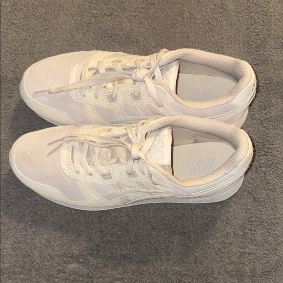 ASICS Men’s Cream Sneakers - Picture 2 of 5